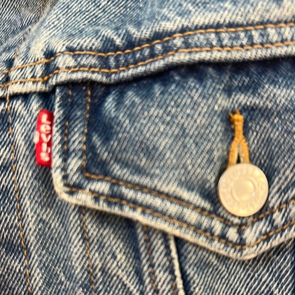 Levi's Classic Blue Denim Jacket​‎ - Picture 4 of 8